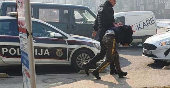 Uhapšen muškarac zbog pokušaja pljačke banke