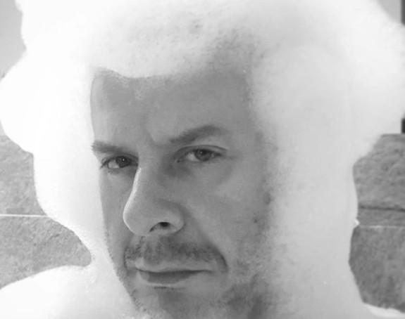 Georgiev "zapenio" u kadi!