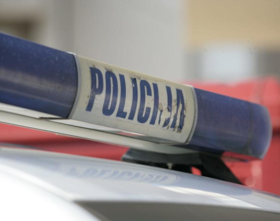 Prodavačica našla bombu ispred marketa