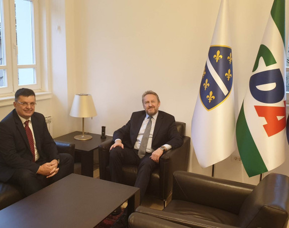 SNSD neće Božovića,cijela igra u rukama SDA!