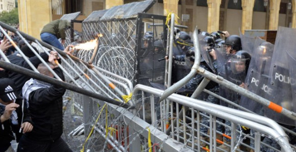 Сукоб полиције и демонстраната у Бејруту