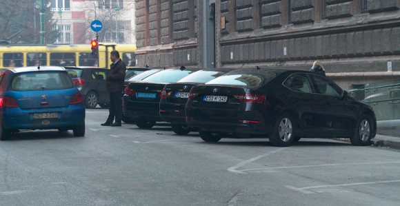 Zahtijevaju jasno obilježavanje službenih vozila