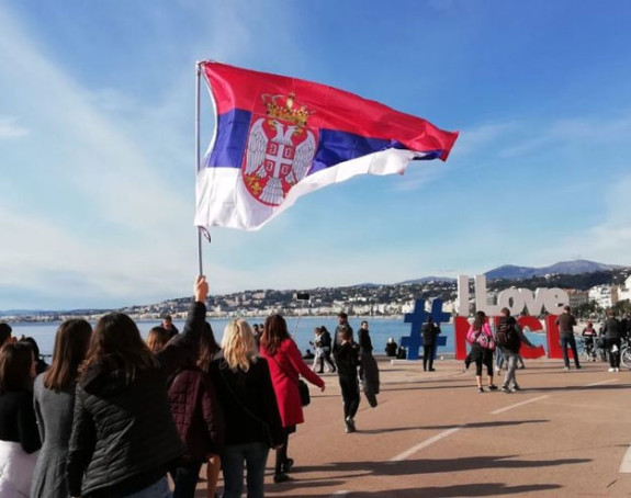 Francuska: Srbi prvi put plivali za Časni krst