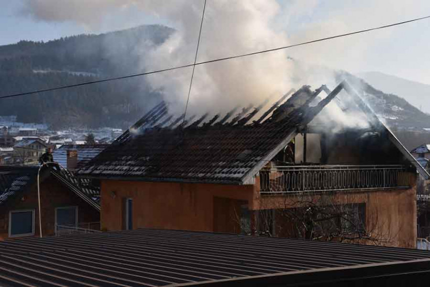 Vatra uništila porodičnu kuću u Goraždu