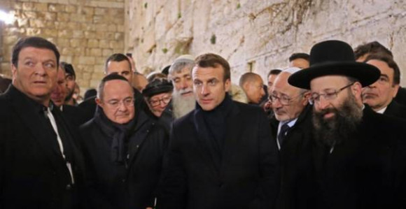 Макрон истјерао полицајце из цркве (ВИДЕО)