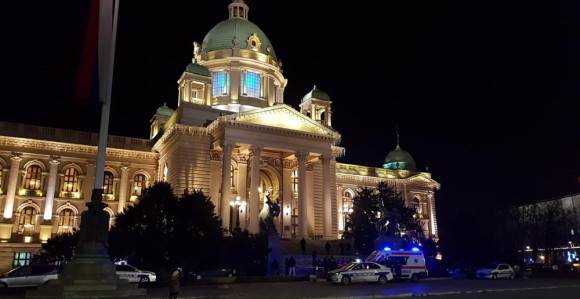 Мушкарац се убио испред Скупштине у Београду