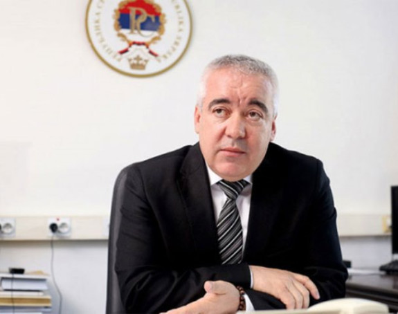 Дарку Ћулуму измиче фотеља директора СИПЕ?