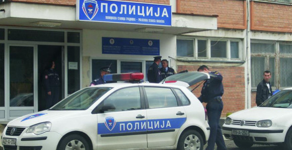 Gradiška: Četiri lica povrijeđena u slijetanju auta