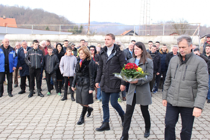 Bratunac: Skup poslanika opozicije sa građanima