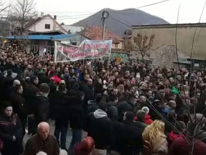 Više hiljada Srba na KiM podržalo Srbe u Crnoj Gori