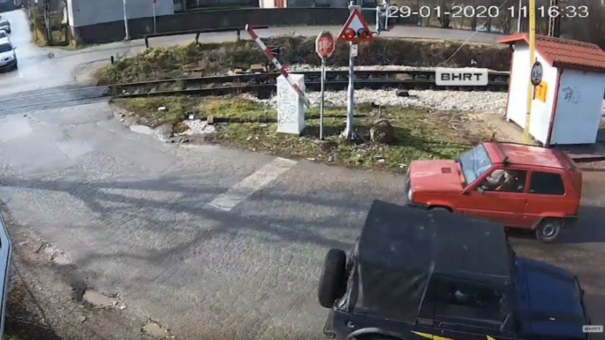 Ponovo incident na pružnom prelazu u Vrbanji