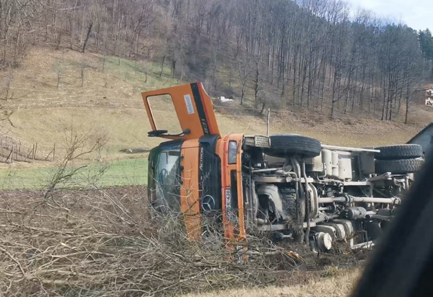 Prevrnuo se kamion na putu Kotor Varoš-Banjaluka