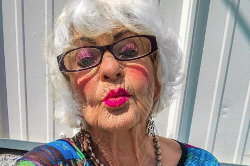 Ima 92 godine i 3 miliona pratilaca na Instagramu!