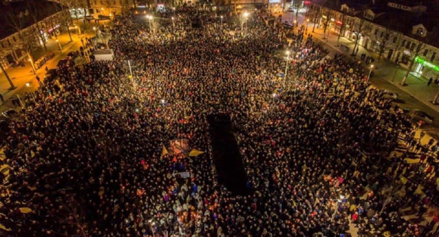 Oboren rekord: Hiljade ljudi brane svetinje u CG