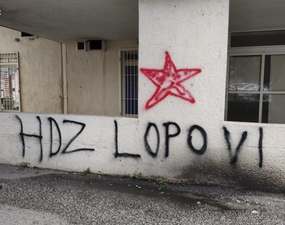 Kritika vlasti: "HDZ lopovi" i petokraka zvijezda