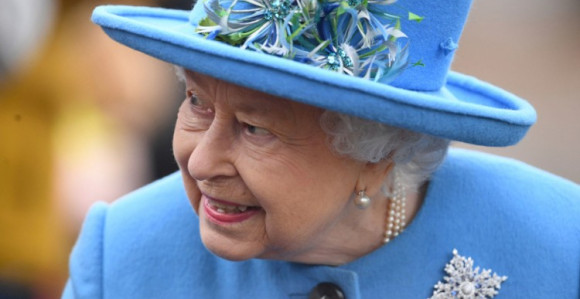 Краљица први пут у јавности након скандала