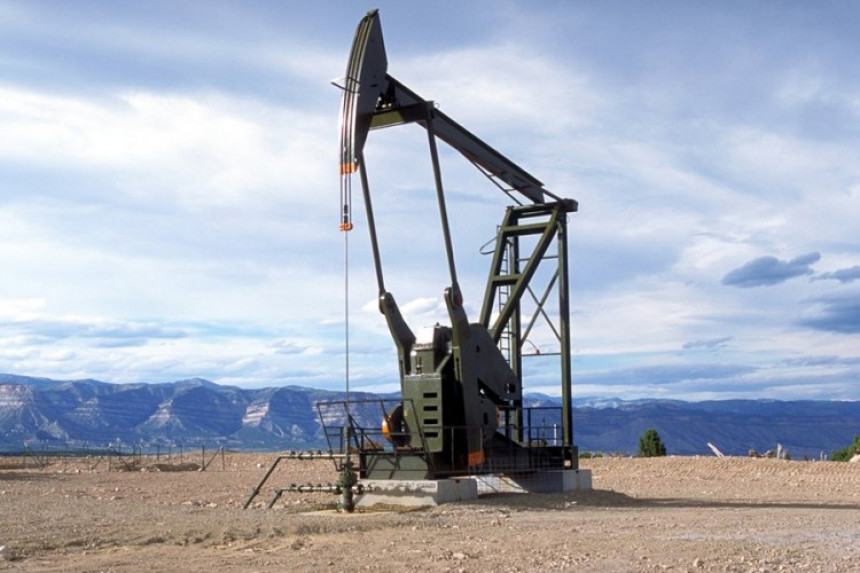 Свјетска цијена нафте поново у паду