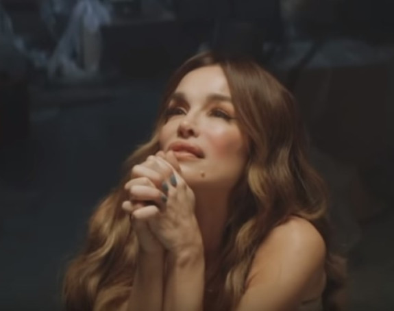 Severina promenila veru, obilazi pravoslavne svetinje i moli se samo za jedno!?