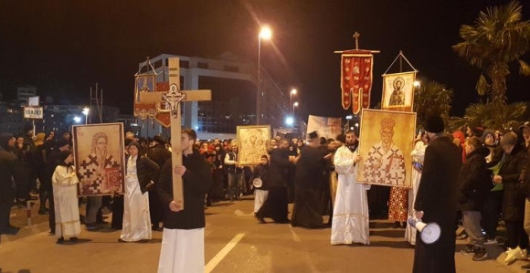 Litije i molebani u znak protesta širom Crne Gore