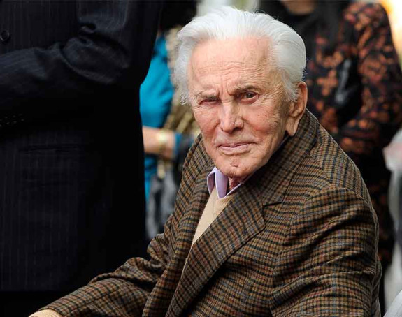 Preminuo čuveni glumac Kirk Daglas u 103. godini