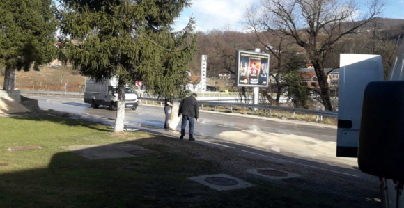Na cisterni probijen rezervoar, iscurilo 150 litara nafte