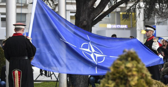 S.Makedonija požurila u NATO savez