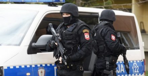U toku velika policijska akcija: Blokiran KPZ Foča