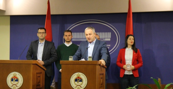 Obavezati srpske poslanike da ne glasaju veću stopu PDV-a