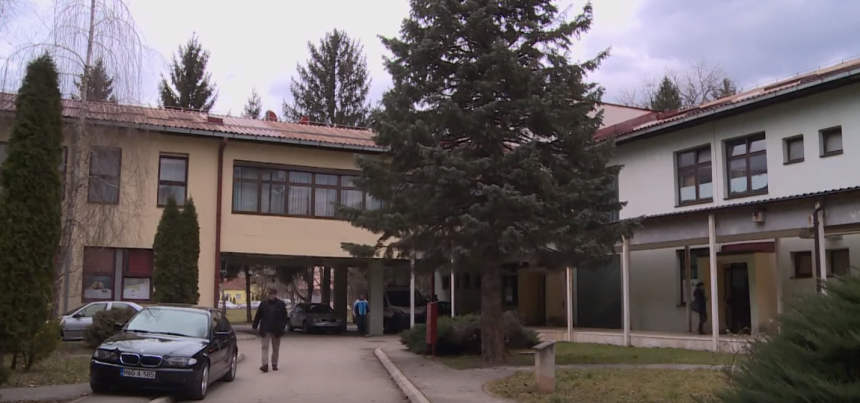 Jato sova našlo novi dom u krugu bolnice u Sanskom Mostu