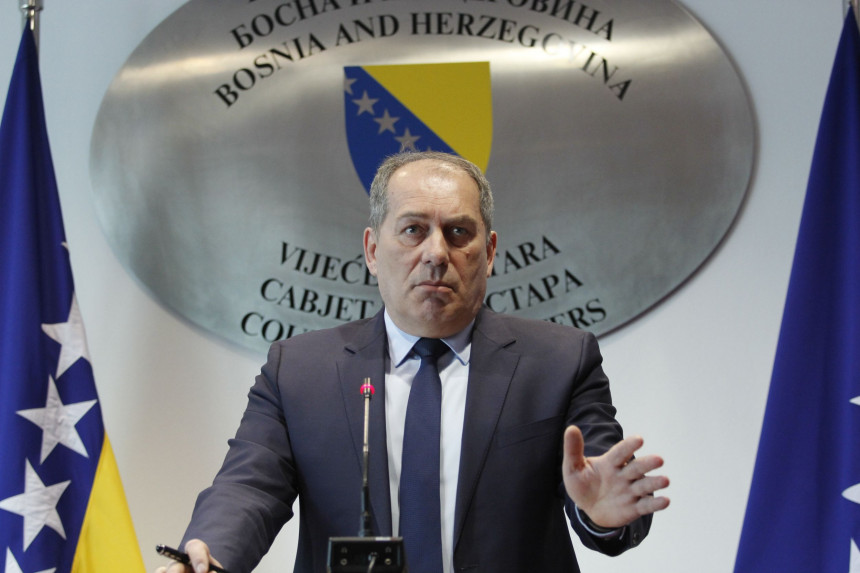 "Neću poštovati odluku o kojoj govori Milorad Dodik"
