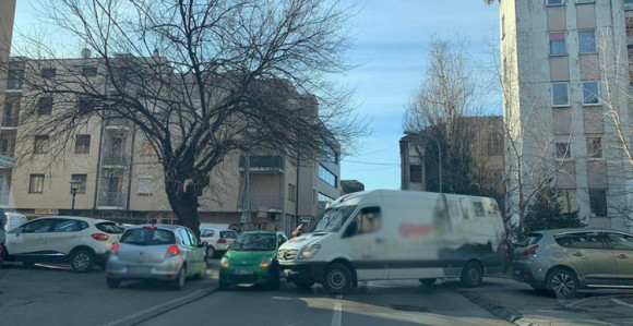 Banjaluka: Sudar kombija i automobila, blokirana ulica
