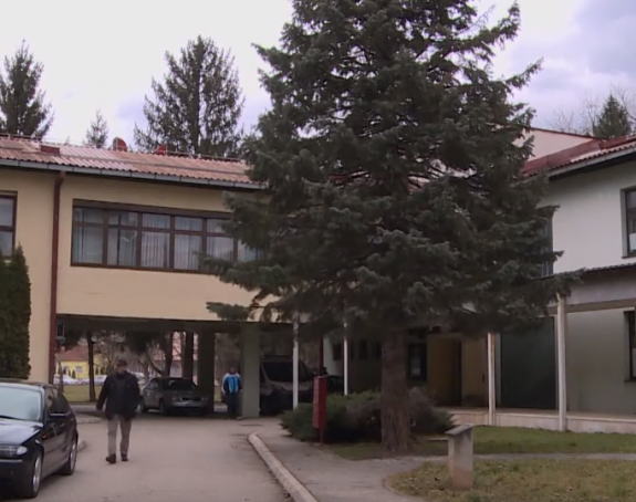 Jato sova našlo novi dom u krugu bolnice u Sanskom Mostu