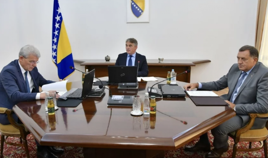 Komšić, Dodik i Džaferović povećali plate zaposlenima