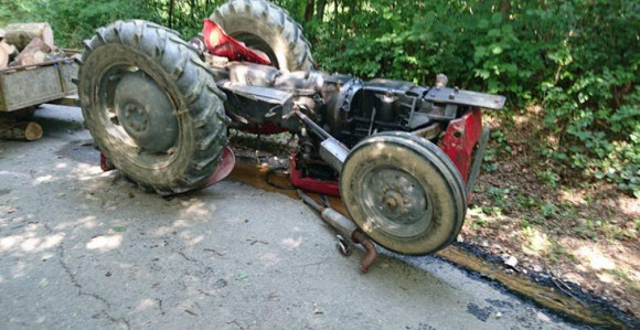 Traktor usmrtio jednog radnika, drugi povrijeđen
