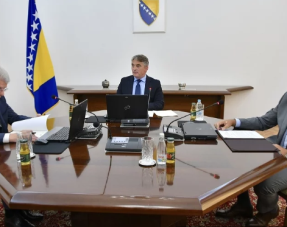 Komšić, Dodik i Džaferović povećali plate zaposlenima