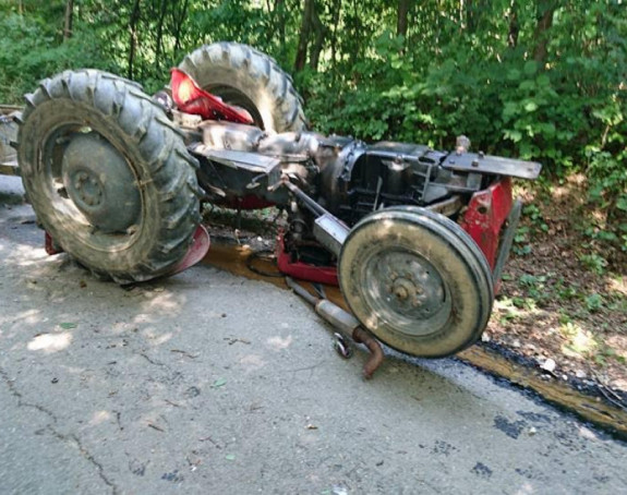 Traktor usmrtio jednog radnika, drugi povrijeđen