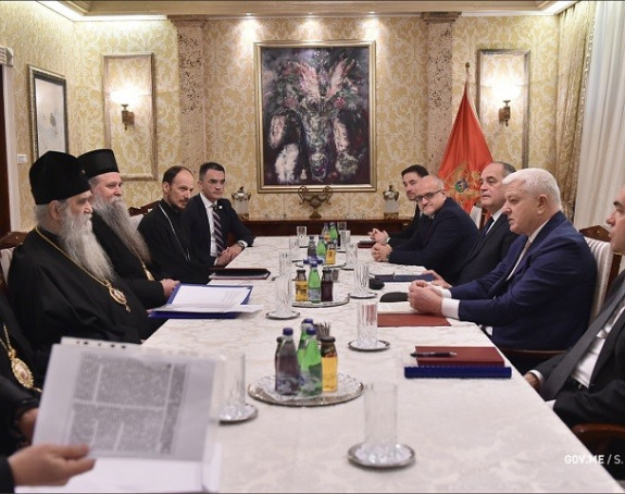 Amfilohije i Marković na sastanku o spornom zakonu