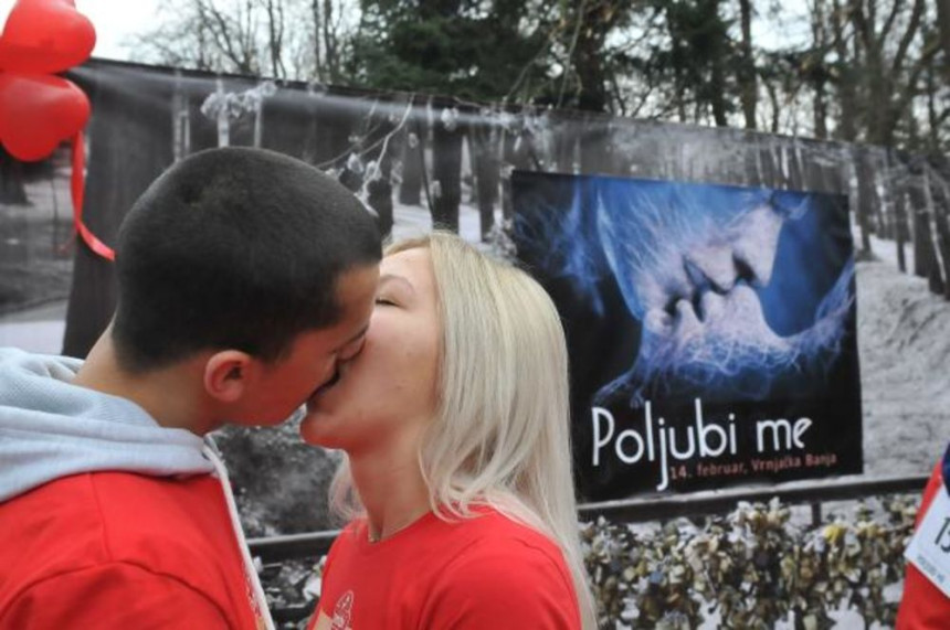 Најдужи пољубац у Врњачкој Бањи трајао 112 минута!