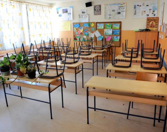 За пет година Република Српска остала без 33 школе, а 50.000 малољетника на социјали