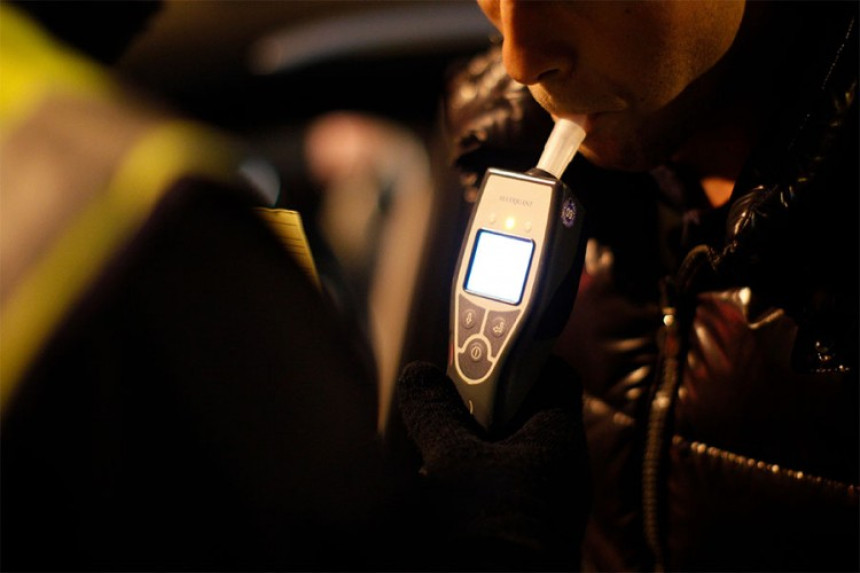 Возач у Србији надувао 4,85 промила алкохола
