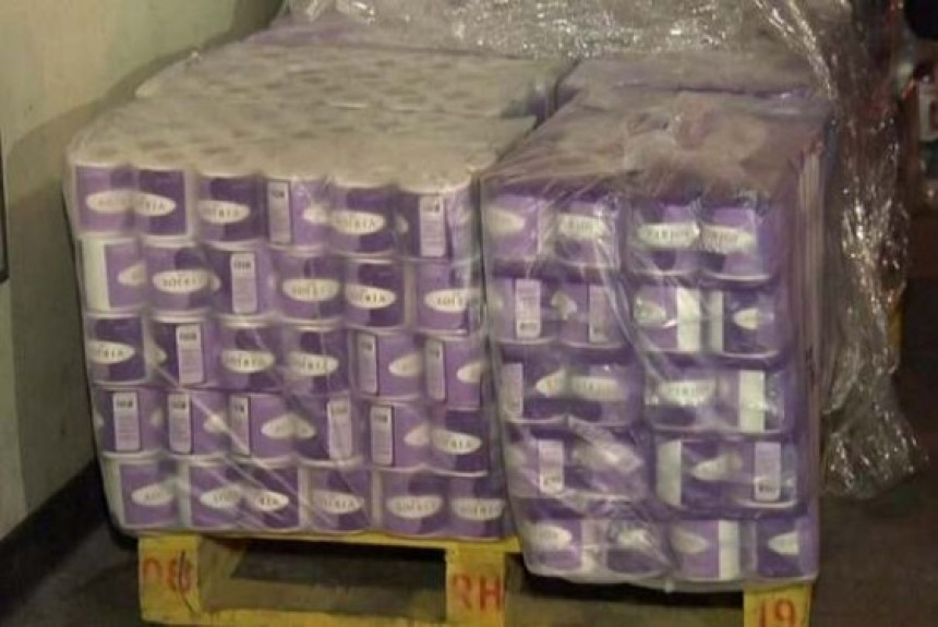 Пљачкаши украли неколико стотина ролни тоалет папира!