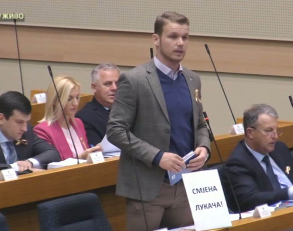 Skandalozno: Po zapisniku Lukač nije udario Stanivukovića u NSRS?