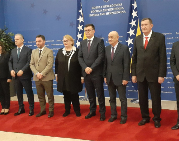 Život komisije za NATO stao kada je SNSD ušao u SM?