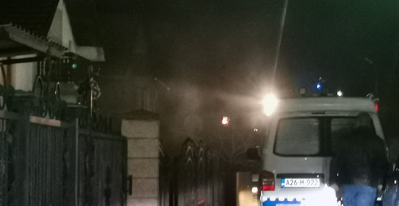 Bijeljina: Izbio požar na kući, vatrogasci na terenu