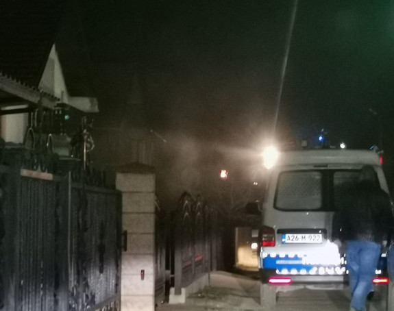 Bijeljina: Izbio požar na kući, vatrogasci na terenu