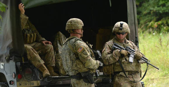 SAD povlače svoje trupe sa Kosova zbog taksa?