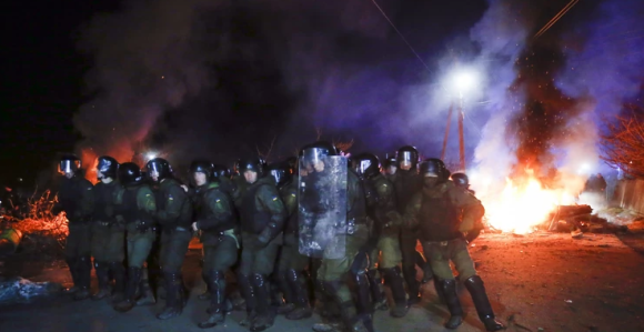 Demonstracije i kamenovanje zbog virusa korona