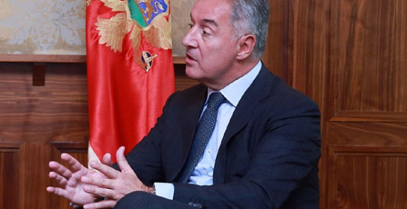 Sva ova dešavanja povampiruju atmosferu iz 90-tih