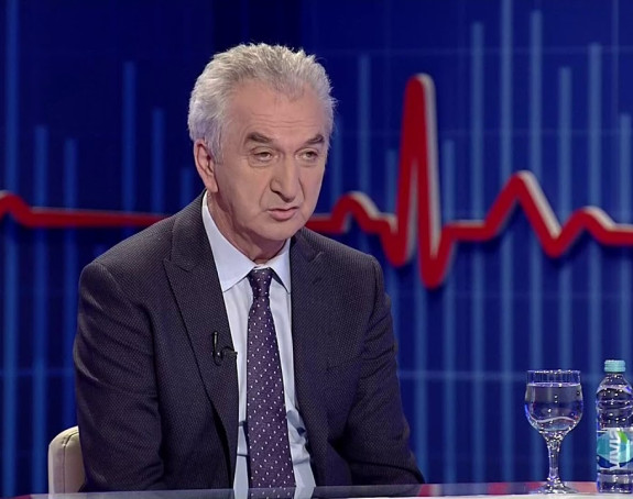 Ne može se jednom nogom biti u SDS, a glavom u SNSD