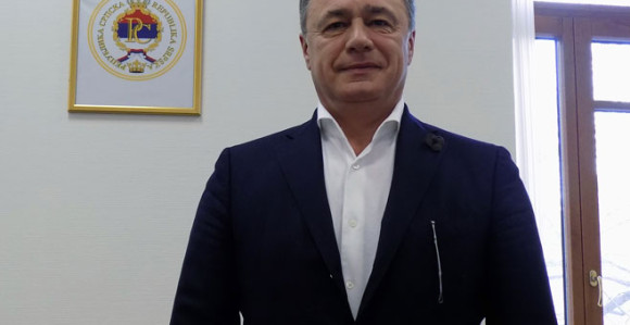 Vlada RS da opozove Perovića zbog prijetnji novinaru